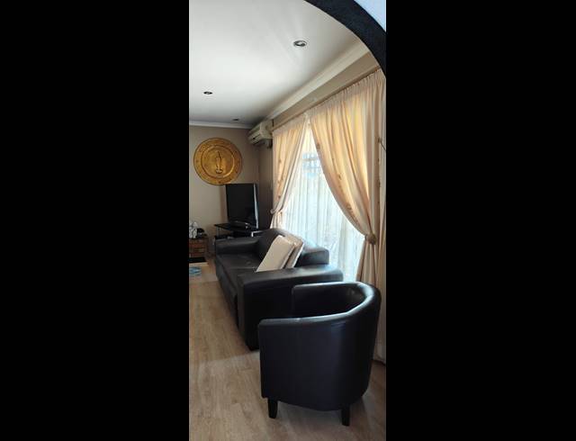 3 BEDROOM HOUSE FOR SALE IN LENNOXTON